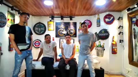 Snapshot of flyckers chatting on January 18, 6:43 pm flyckers online show from January 18, 6:43 pm