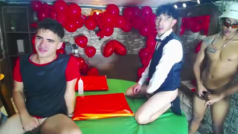 Snapshot of flyckers chatting on March 3, 12:48 am flyckers online show from March 3, 12:48 am