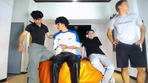 Snapshot of flyckers chatting on November 16, 9:42 pm flyckers online show from November 16, 9:42 pm