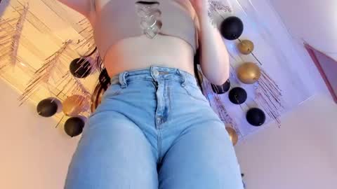 lia online show from June 7, 11:03 am