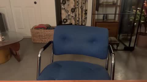 fnkywht60smthng_ online show from February 5, 7:02 am