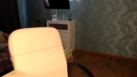 Molli  Ready for any play with you. Hottest show in pvt  Help a student earn big tokens  online show from March 24, 3:17 pm