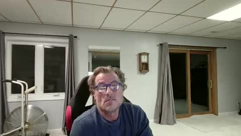 foodforcatfists online show from November 21, 6:01 am