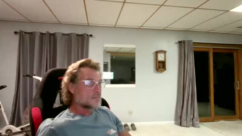 foodforcatfists online show from June 4, 4:18 am