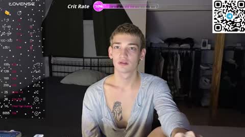 Snapshot of forever_eren chatting on November 23, 7:13 pm forever_eren online show from November 23, 7:13 pm