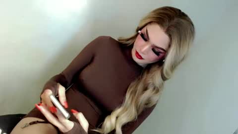 KHATRINA STACIE MARIE online show from December 3, 8:50 pm