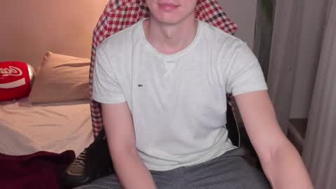 Snapshot of forrest_grump chatting on December 16, 2:38 am Dean online show from December 16, 2:38 am