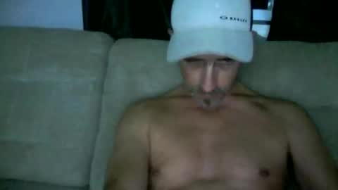 Snapshot of fouraide42 chatting on October 24, 6:43 am fouraide42 online show from October 24, 6:43 am