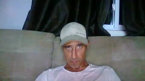 Snapshot of fouraide42 chatting on June 23, 6:55 am fouraide42 online show from June 23, 6:55 am
