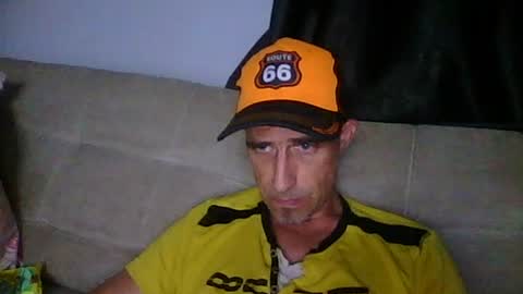 Snapshot of fouraide42 chatting on July 11, 7:33 am fouraide42 online show from July 11, 7:33 am