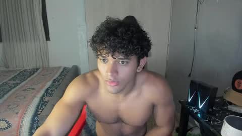 Snapshot of fox_evans chatting on May 18, 12:07 am Fox online show from May 18, 12:07 am