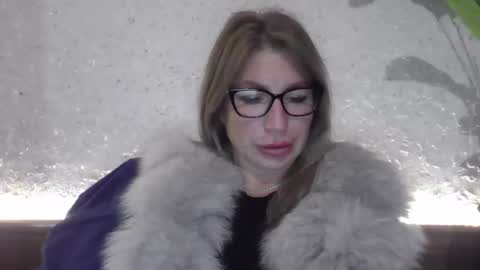 Snapshot of fox_red_lady7 chatting on December 6, 9:35 pm fox_red_lady7 online show from December 6, 9:35 pm