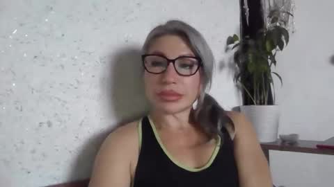 Snapshot of fox_red_lady7 chatting on November 14, 11:20 am fox_red_lady7 online show from November 14, 11:20 am