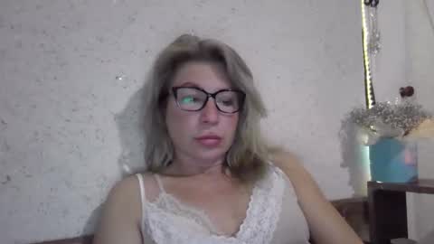 fox_red_lady7 online show from January 13, 8:36 pm