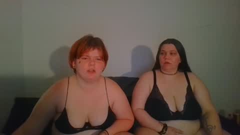 Snapshot of foxanhound chatting on June 5, 5:36 am Fox and hound online show from June 5, 5:36 am