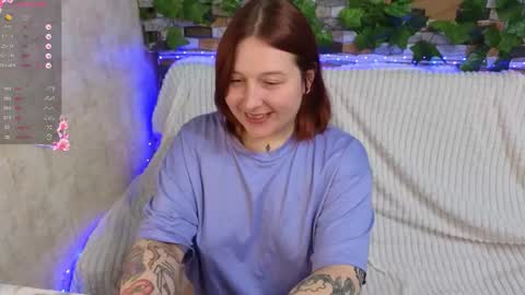 Snapshot of foxgirlandmerguis chatting on October 6, 5:10 pm Belinda online show from October 6, 5:10 pm