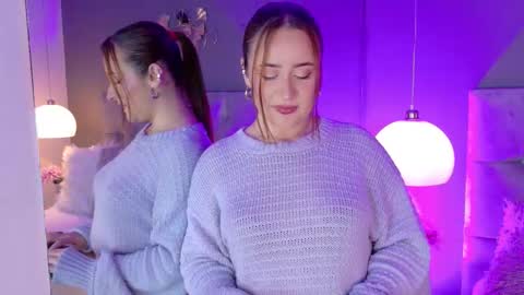 Snapshot of foxienova chatting on February 19, 2:13 pm Foxie online show from February 19, 2:13 pm