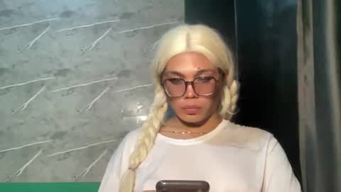 KITTY online show from June 9, 11:33 am