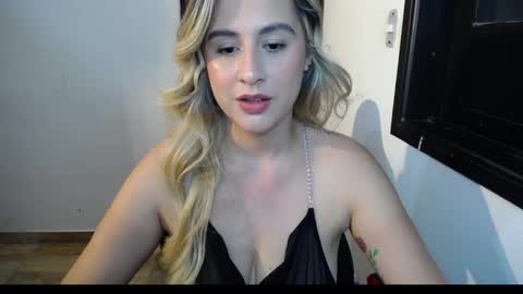 Snapshot of foxvalerin chatting on September 15, 11:49 pm Valerin. online show from September 15, 11:49 pm