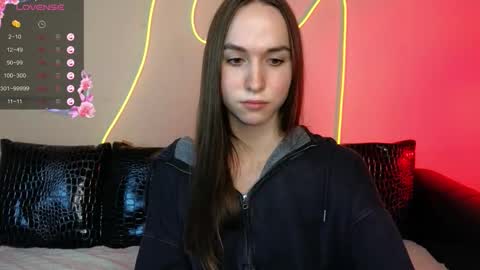 Snapshot of foxxy_girl_ chatting on September 10, 4:40 pm andice online show from September 10, 4:40 pm