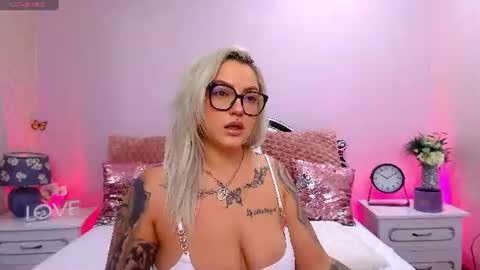 Clarise online show from July 22, 6:11 pm