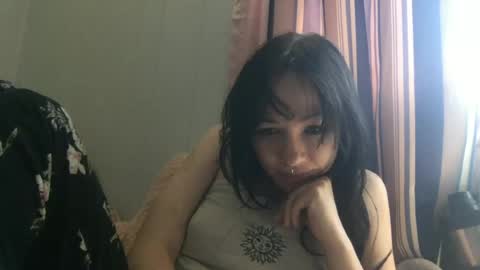 Snapshot of foxxyroxxygoth chatting on June 20, 7:27 pm foxxyroxxygoth online show from June 20, 7:27 pm
