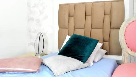 Snapshot of foxy200__ chatting on January 5, 3:02 pm Foxy online show from January 5, 3:02 pm