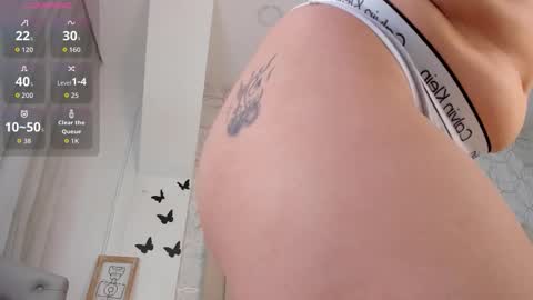 Snapshot of foxy200__ chatting on November 10, 8:08 pm Foxy online show from November 10, 8:08 pm