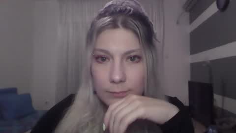 foxy_bright online show from March 15, 7:09 pm