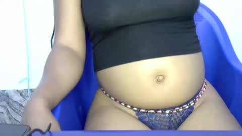 Snapshot of foxy_candy01 chatting on April 15, 7:15 am foxy_candy01 online show from April 15, 7:15 am