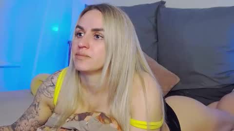 Foxy Kimmi online show from May 3, 6:41 am