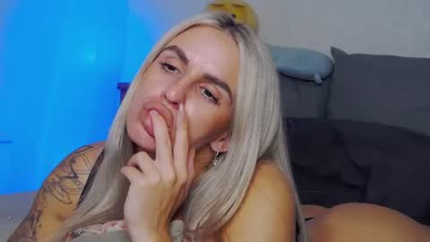Snapshot of foxy_kimmi chatting on July 7, 6:47 am Foxy Kimmi online show from July 7, 6:47 am