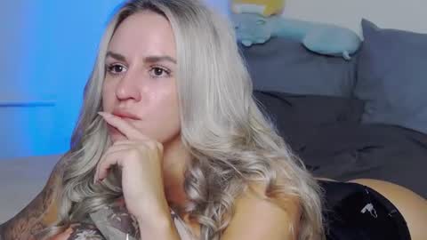 Snapshot of foxy_kimmi chatting on August 2, 6:45 am Foxy Kimmi online show from August 2, 6:45 am