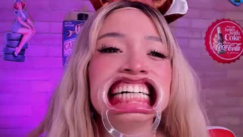 Snapshot of foxy_rhenna chatting on December 2, 2:56 pm Miss Rhenna online show from December 2, 2:56 pm