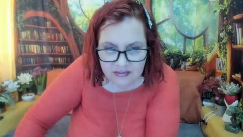 Snapshot of foxydesiree chatting on July 28, 6:53 am foxydesiree online show from July 28, 6:53 am