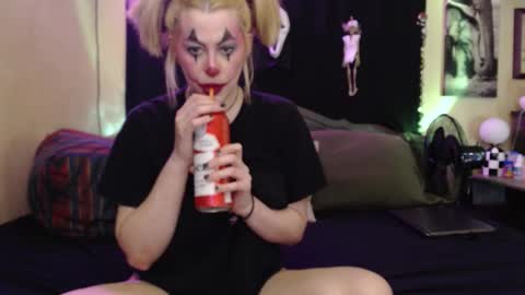 Snapshot of foxymalloryknoxy69 chatting on November 1, 7:54 am Mallory Koxx online show from November 1, 7:54 am