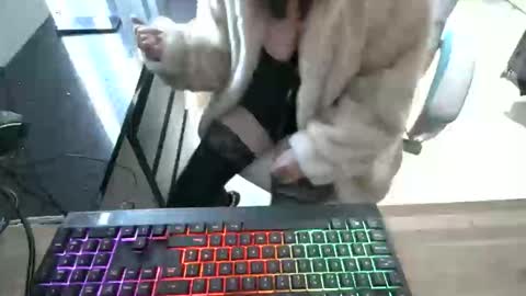 foxyroxy122 online show from March 18, 10:40 am