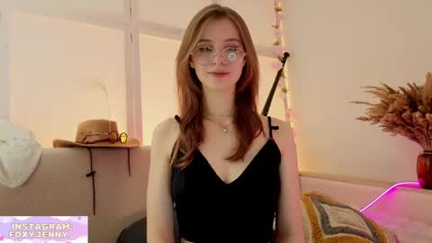 foxysecret_ online show from June 6, 7:07 pm