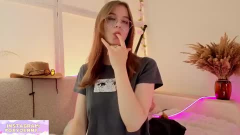 foxysecret_ online show from June 14, 6:10 pm