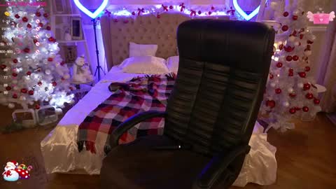 Snapshot of foxyshyyy chatting on December 15, 10:07 am Inna online show from December 15, 10:07 am