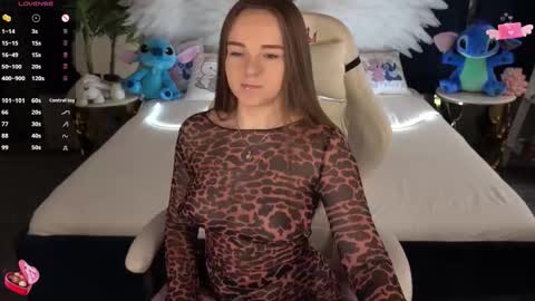 Snapshot of foxyshyyy chatting on October 3, 6:10 am Inna online show from October 3, 6:10 am