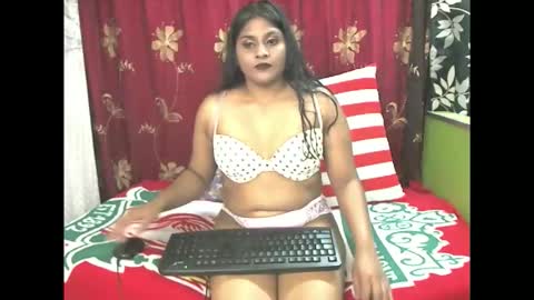 foxyyindian online show from December 2, 6:30 am