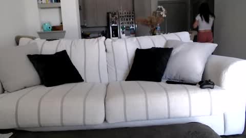 Snapshot of fragilemasochist chatting on January 4, 4:43 pm Angel online show from January 4, 4:43 pm