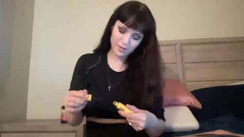 Snapshot of fragilemasochist chatting on November 15, 11:21 pm Angel online show from November 15, 11:21 pm