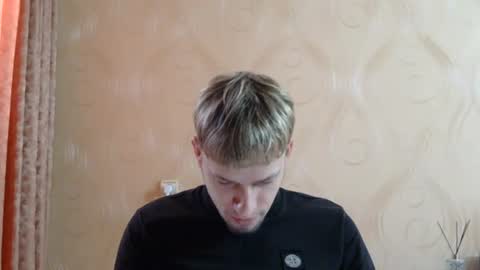 frame_tamer888 online show from June 14, 11:56 am