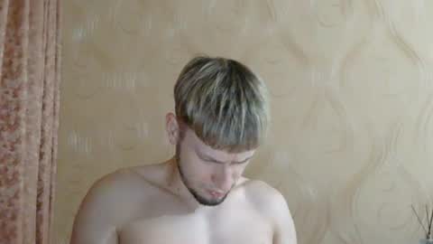 frame_tamer888 online show from June 20, 8:55 pm