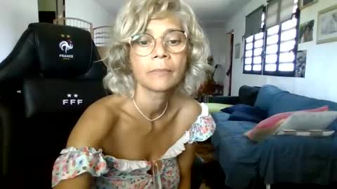 francelune online show from January 26, 7:21 am