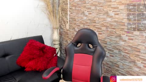 Snapshot of francesca_bbw chatting on January 17, 3:12 am online show from January 17, 3:12 am