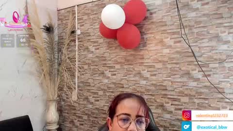 Snapshot of francesca_bbw chatting on February 18, 7:54 am online show from February 18, 7:54 am