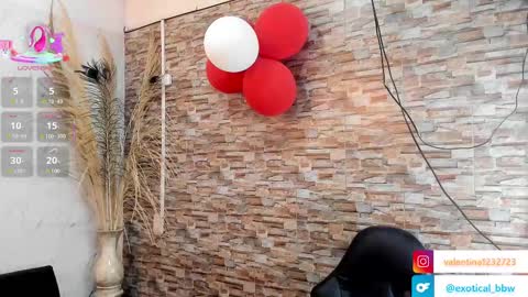 Snapshot of francesca_bbw chatting on February 24, 3:33 am online show from February 24, 3:33 am